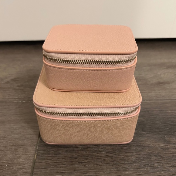 Jewelry box set of 2 pink leather cases - Picture 1 of 3